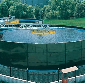 Réservoirs de stockage de traitement des eaux usées/eaux usées