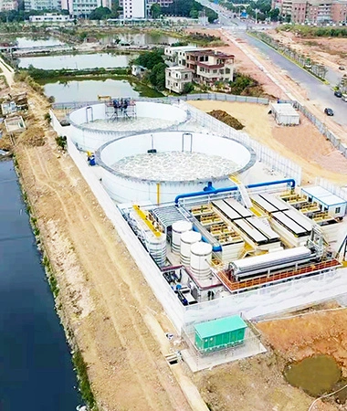 Réservoirs d'usine de traitement des eaux usées